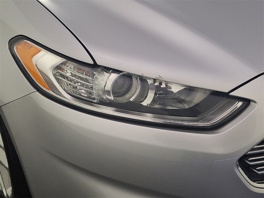 2015 Ford Fusion SE photo 10