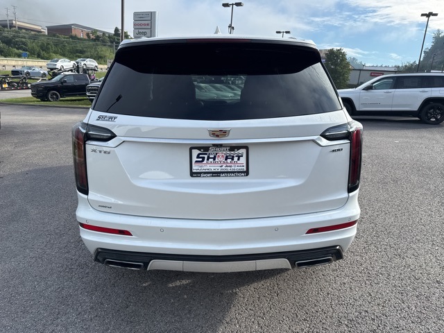 2023 Cadillac XT6 Sport photo 4