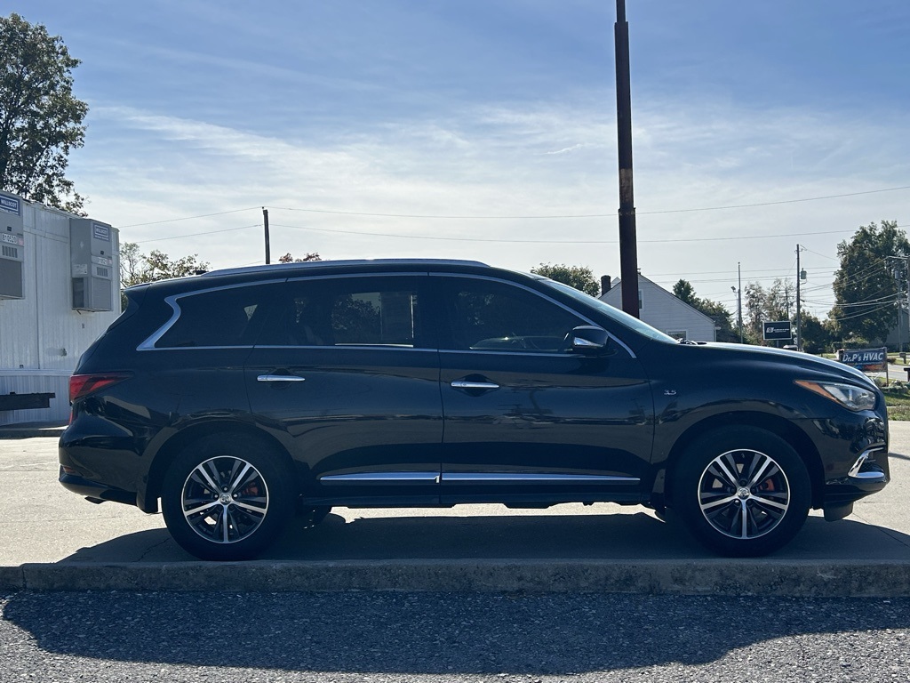 2019 Infiniti QX60 Luxe photo 4