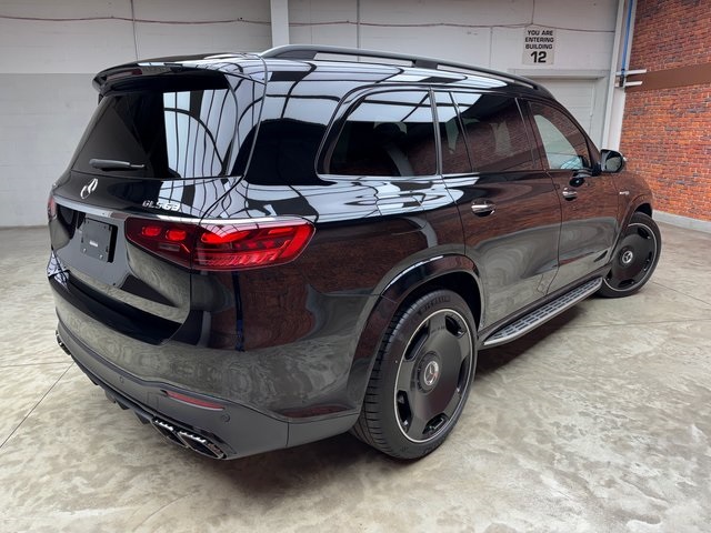 2025 Mercedes Benz GLS 63 AMG 4MATIC photo 3