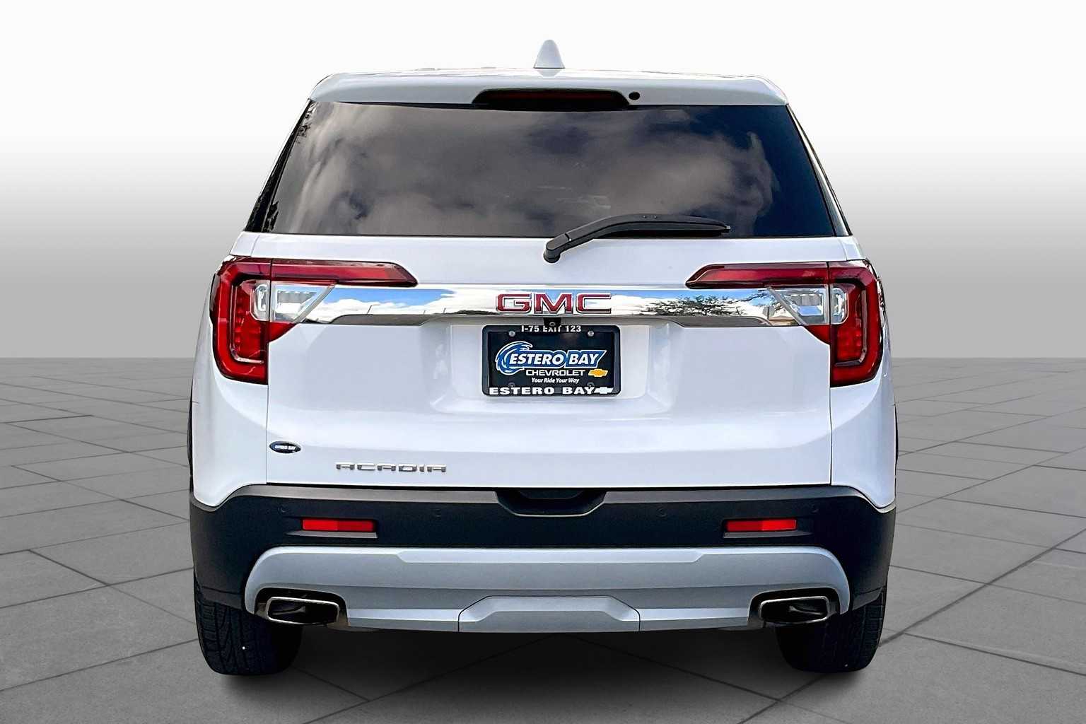 2022 Gmc Acadia SLE photo 4