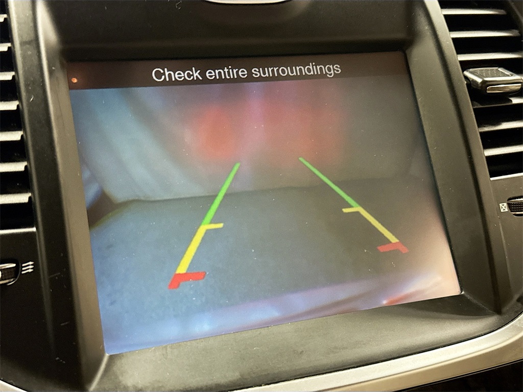 2013 Chrysler 300 Base photo 23