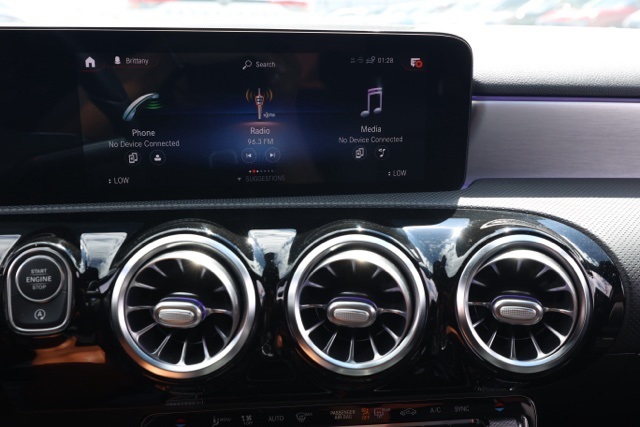2021 Mercedes Benz A 220 photo 24