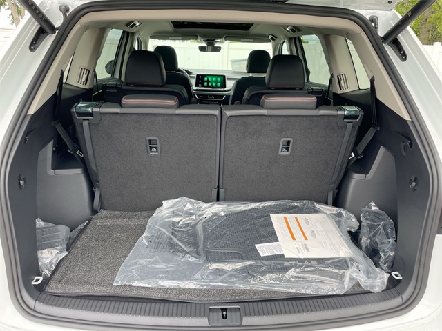 2025 Volkswagen Atlas Peak Edition SE Technology photo 14