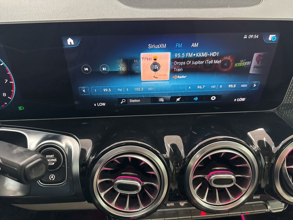 2021 Mercedes Benz GLB 250 photo 31