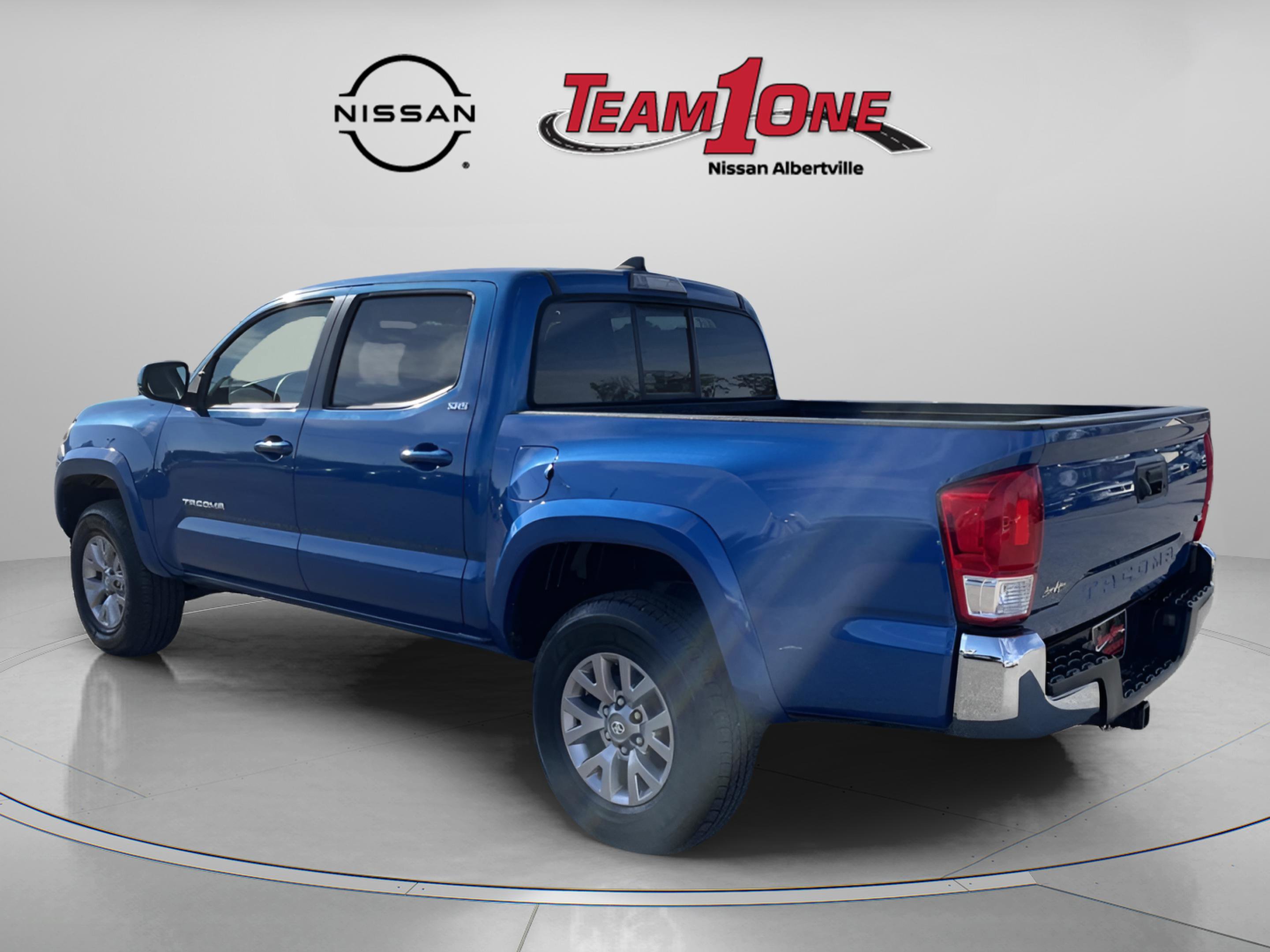 2016 Toyota Tacoma SR5 photo 3