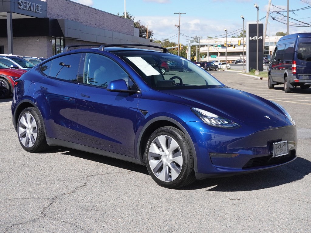 Used 2022 Tesla Model Y Long Range with VIN 7SAYGDEE9NA011520 for sale in Kansas City