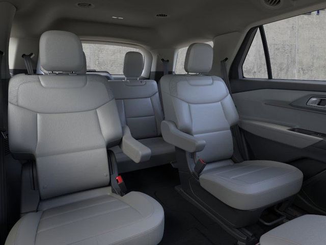 2025 Ford Explorer photo 4
