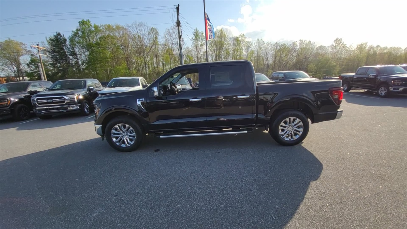2025 Ford F-150 XLT photo 6