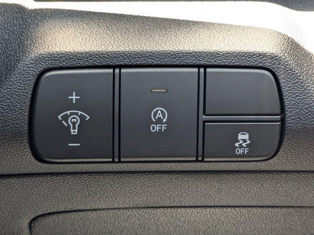 2025 Hyundai Elantra SE photo 21