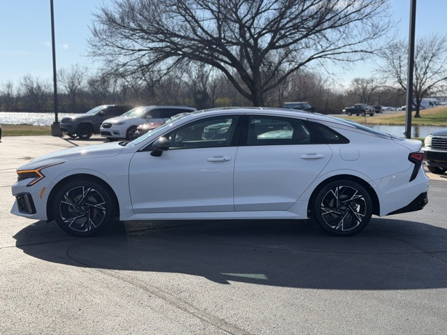 2025 Kia K5 GT-Line photo 4