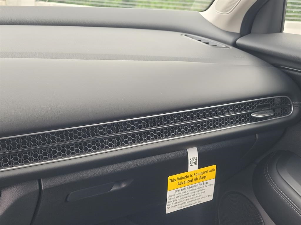 2026 Honda HR-V EX-L photo 13