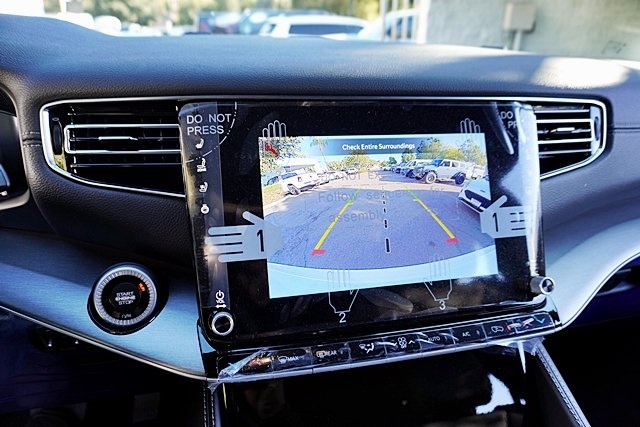 New 2025 Bright White Clear-Coat Exterior Paint Jeep Series II image 33