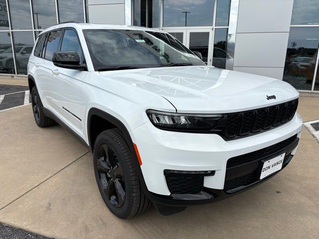 2025 Jeep Grand Cherokee Limited photo 4