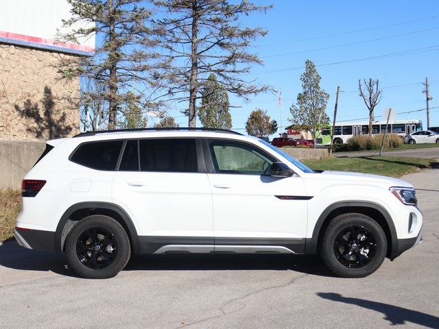 2026 Volkswagen Atlas Peak Edition SE photo 4