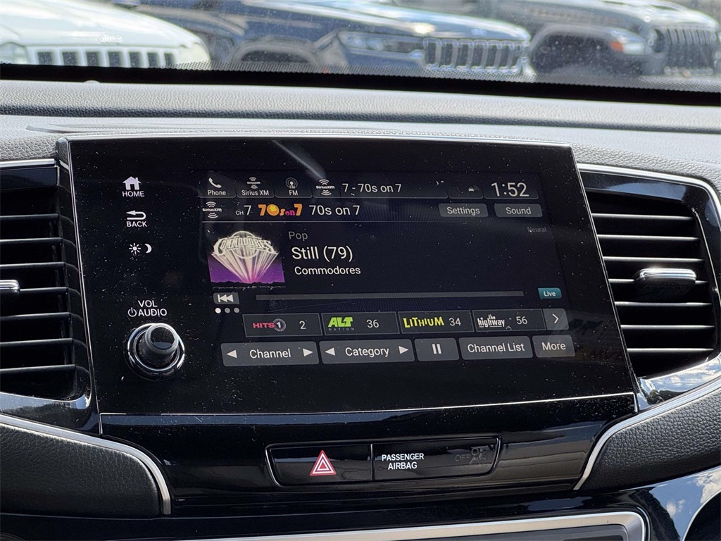 2019 Honda Pilot Elite photo 3