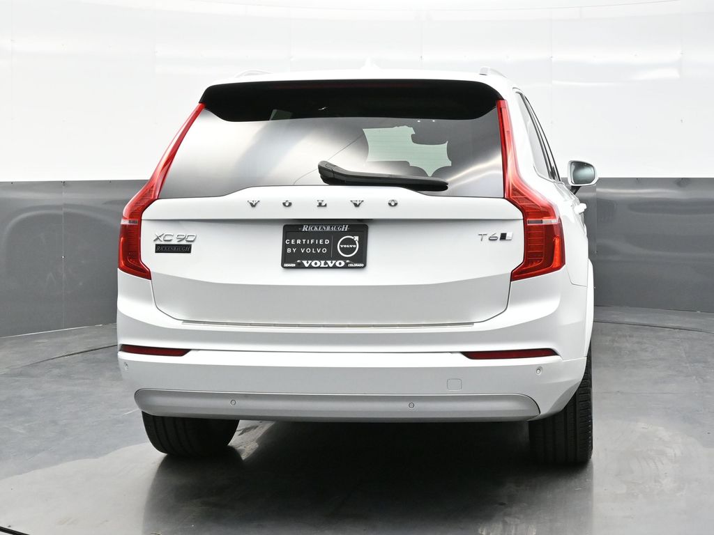 2022 Volvo XC90 T6 Momentum photo 5