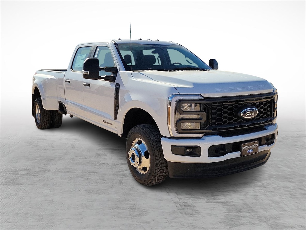2026 Ford F-350 Super Duty XL's photo