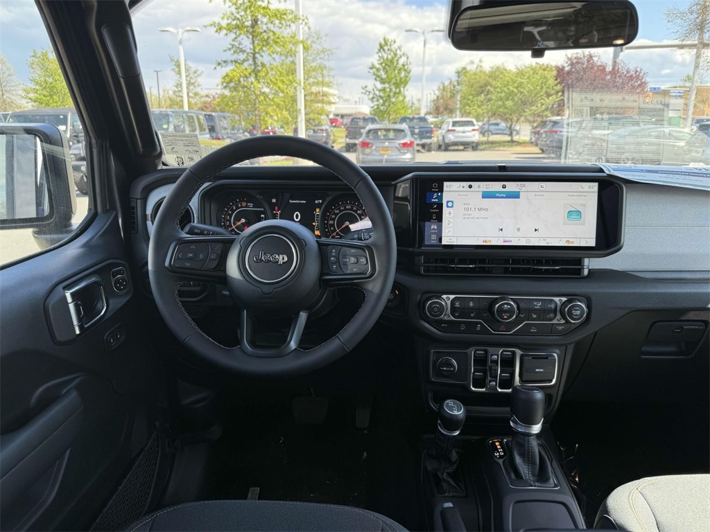 2025 Jeep Gladiator Sport S photo 2