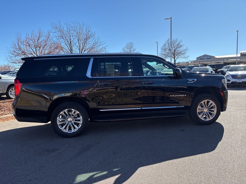 2023 Gmc Yukon XL SLT photo 4