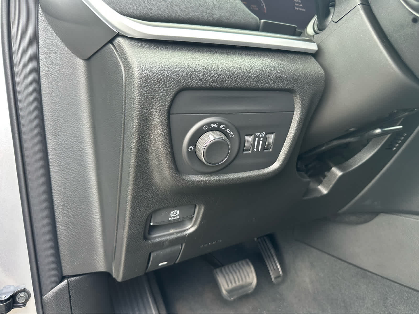 2025 Jeep Grand Cherokee Laredo X photo 21