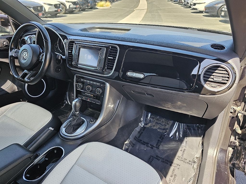 2018 Volkswagen Beetle SE photo 14