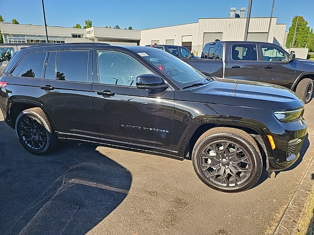 2025 Jeep Grand Cherokee Summit Reserve photo 3