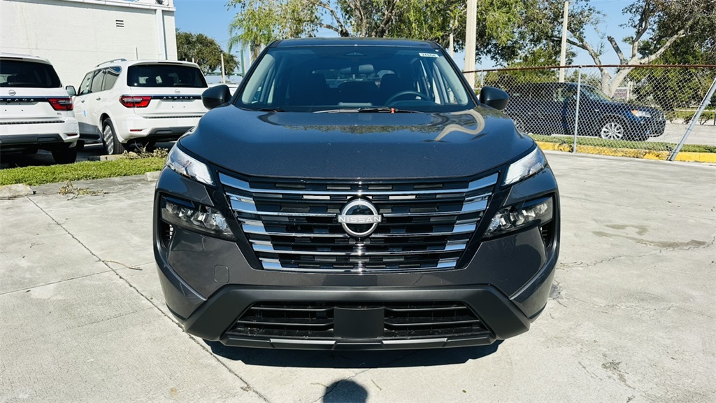 2025 Nissan Rogue S photo 2