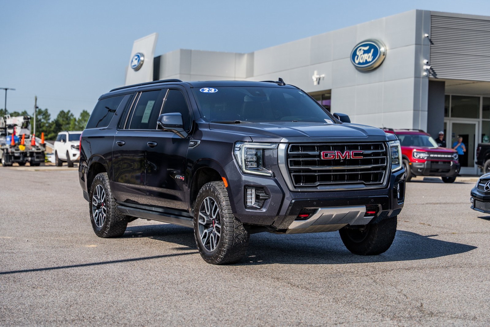 2023 GMC Yukon XL AT4's photo