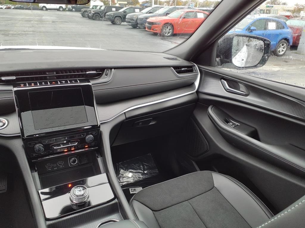 2025 Jeep Grand Cherokee Altitude X photo 15