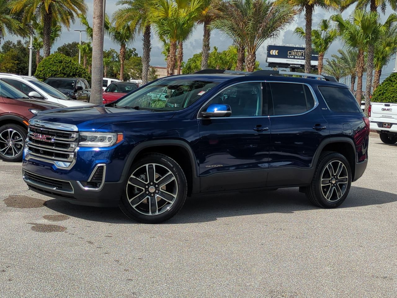 2023 GMC Acadia SLT's photo