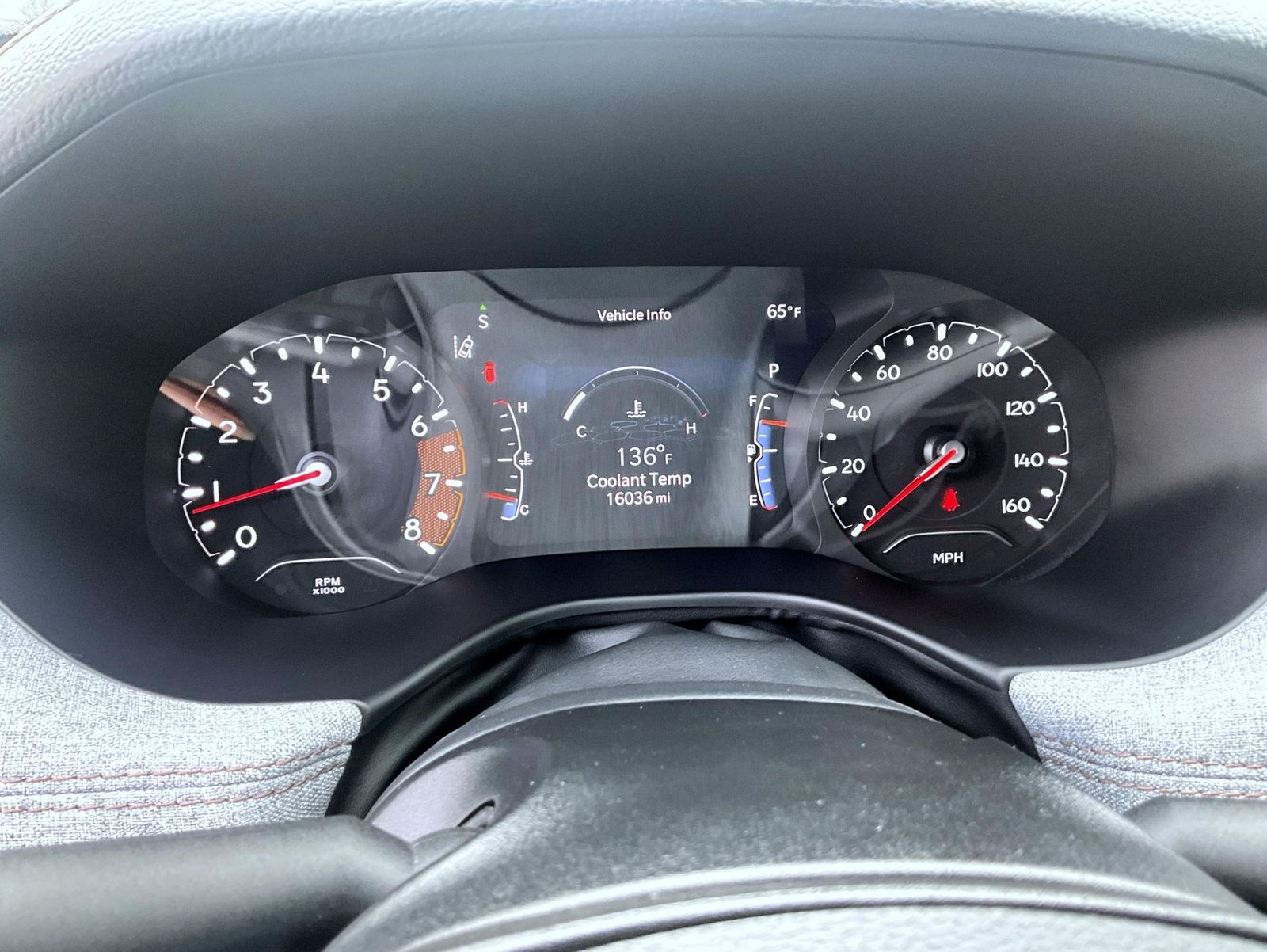2023 Jeep Compass Latitude Lux photo 15