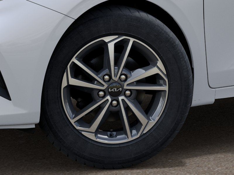 2024 Kia Forte LXS photo 3