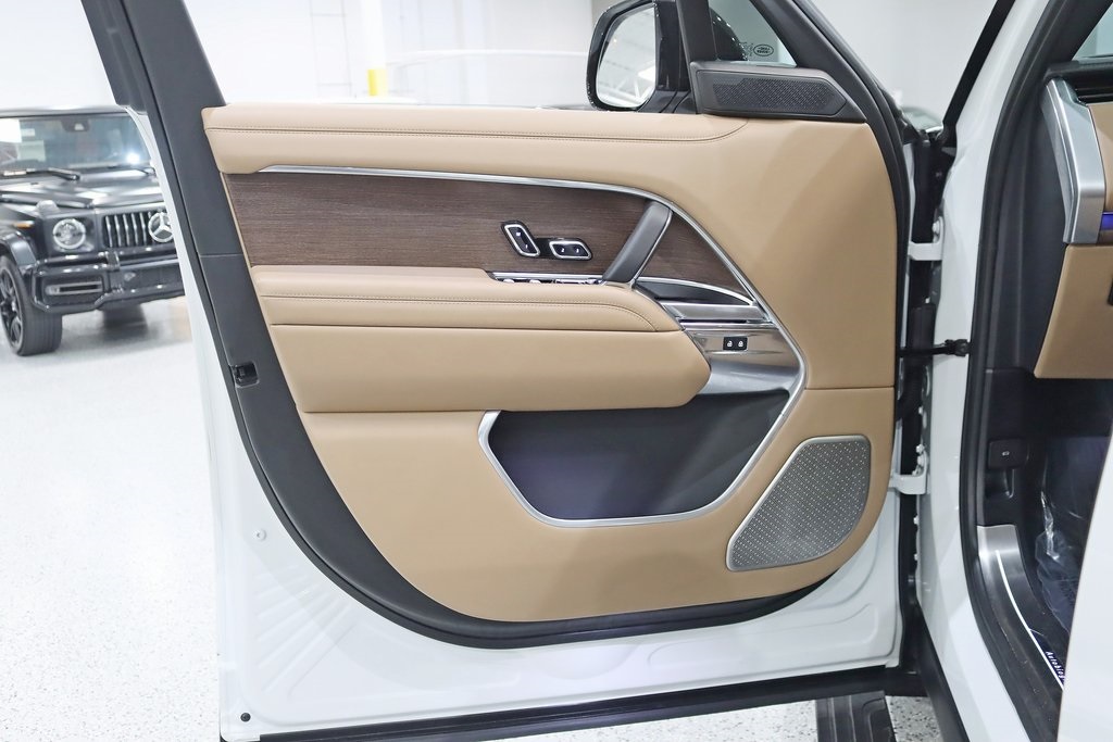 2024 Land Rover Range Rover Autobiography photo 35
