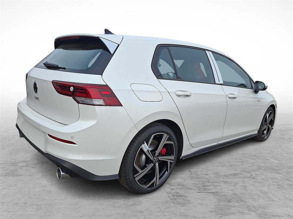 2026 Volkswagen Golf GTI SE photo 4