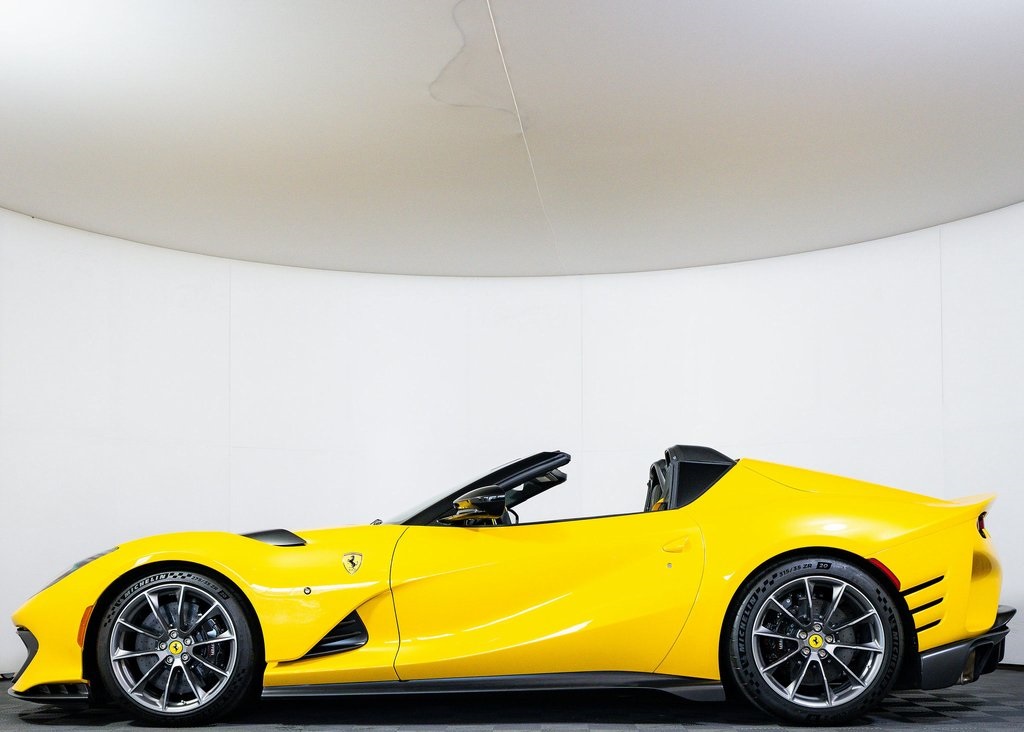 2023 Ferrari 812 Competizione photo 4