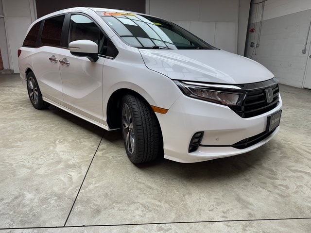 2023 Honda Odyssey Touring photo 4