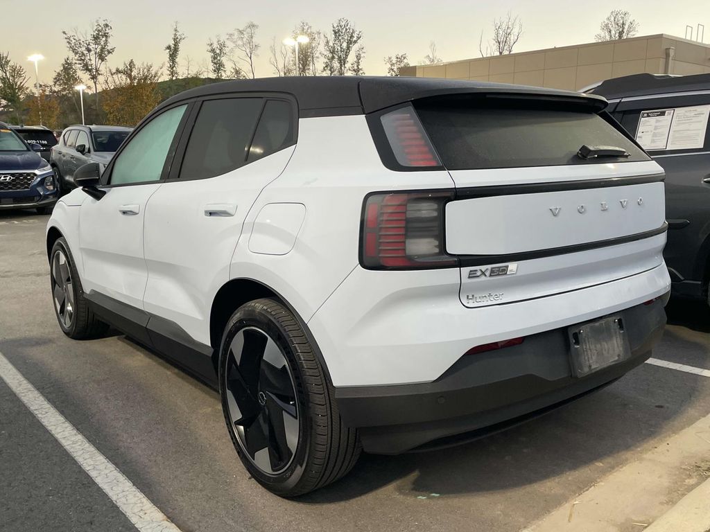2025 Volvo EX30 Plus photo 2