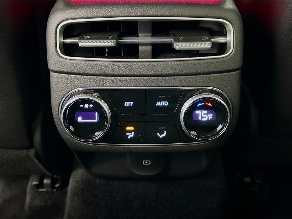2023 Genesis Electrified GV70 Advanced photo 14