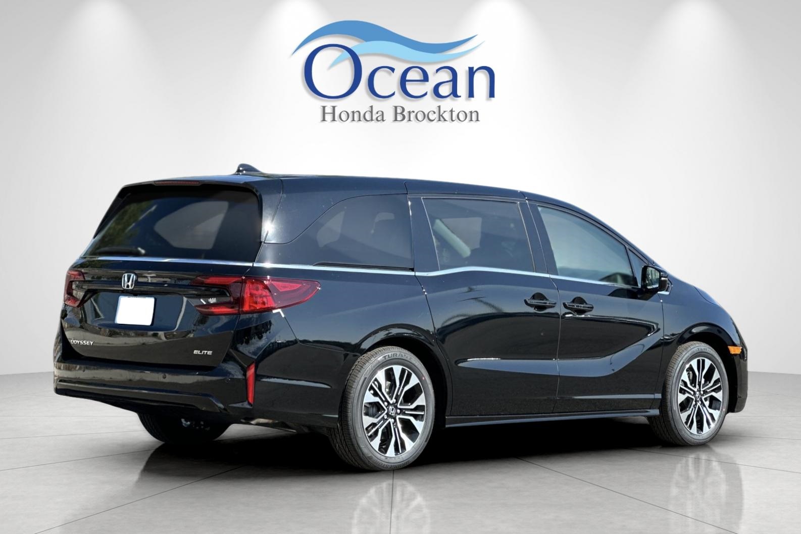 2026 Honda Odyssey Elite photo 5