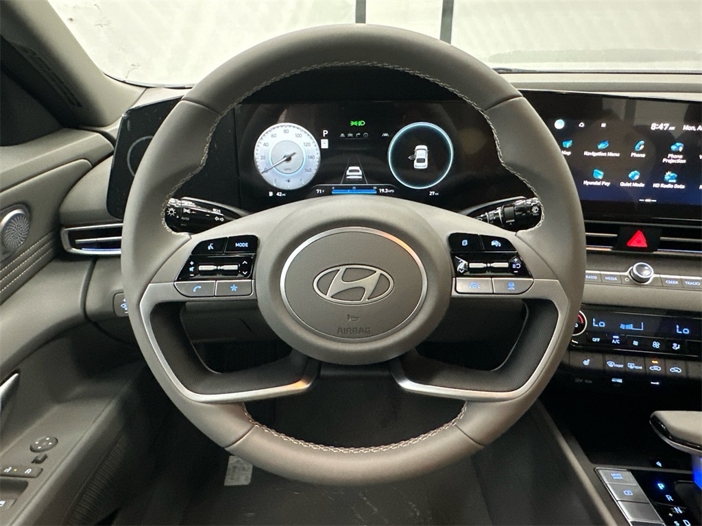 2025 Hyundai Elantra SEL Convenience photo 25