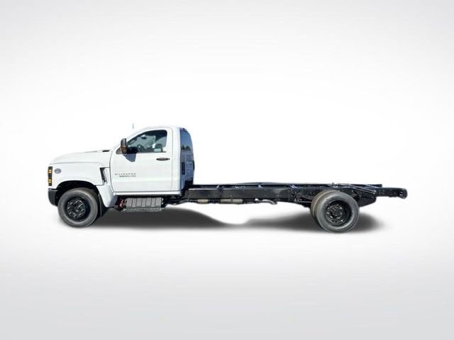 2024 Chevrolet Silverado 5500HD Work Truck photo 2