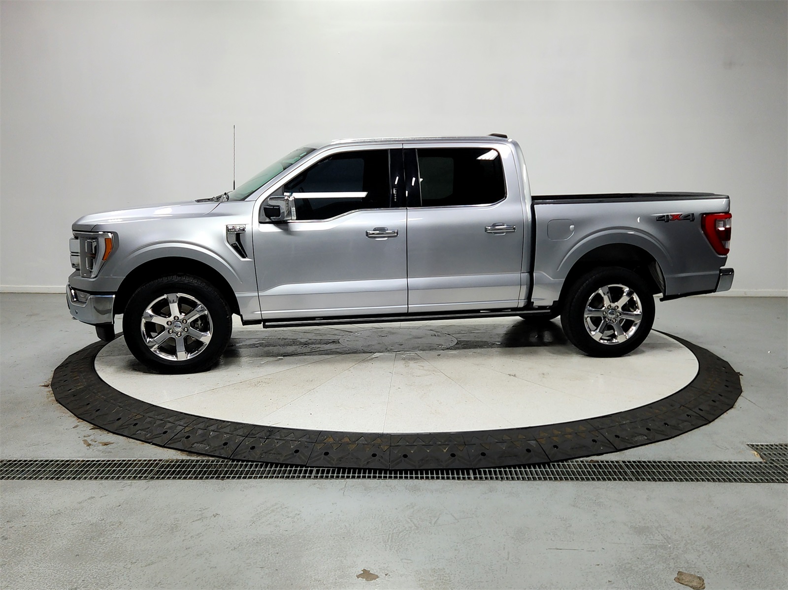 2023 Ford F-150 Lariat photo 4