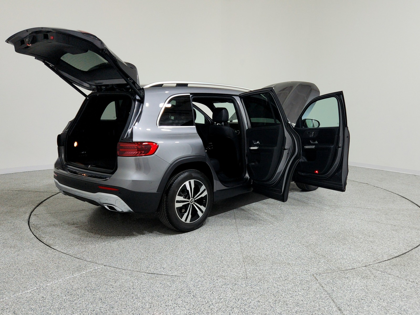 2025 Mercedes Benz GLB 250 photo 17