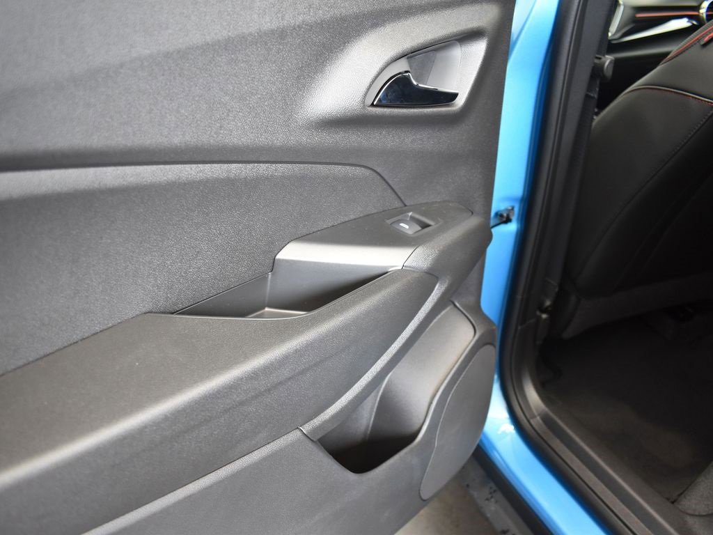 2025 Chevrolet Trax photo 15