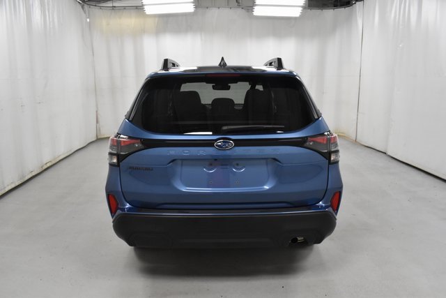 2025 Subaru Forester Premium photo 4