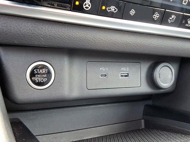 2022 Nissan Rogue SV photo 24