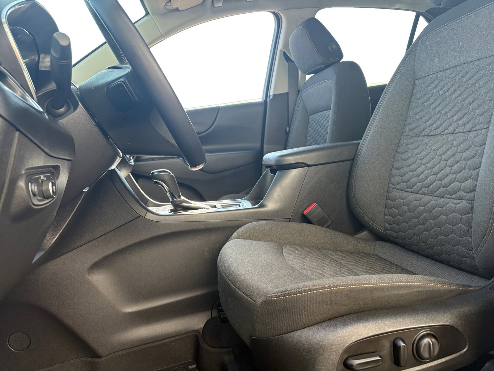2021 Chevrolet Equinox LT photo 8