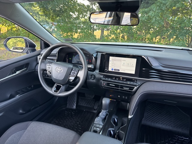2025 Toyota Camry LE photo 13
