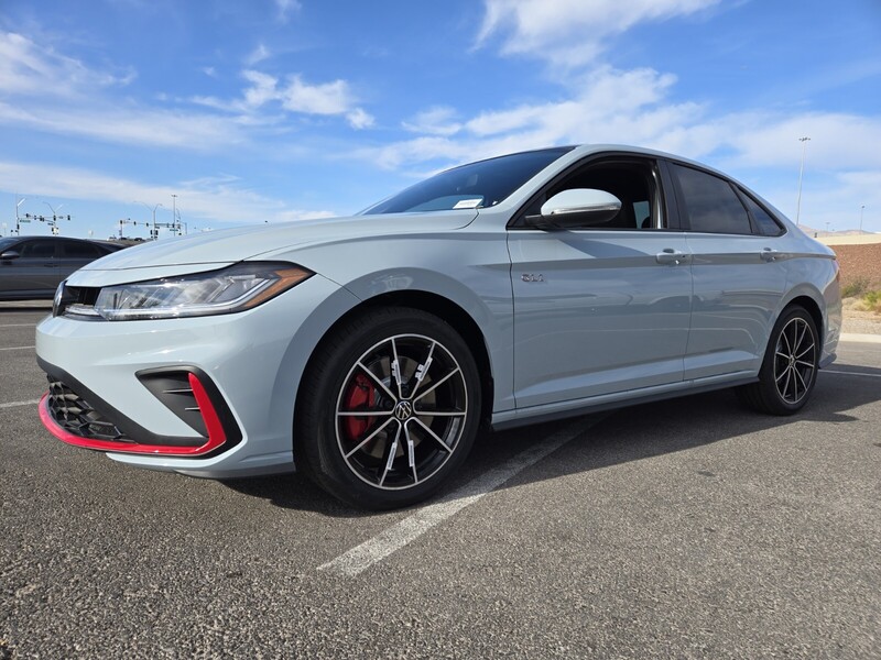 2025 Volkswagen Jetta GLI 2.0T Autobahn photo 2